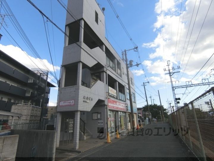 美山ビル 3階建