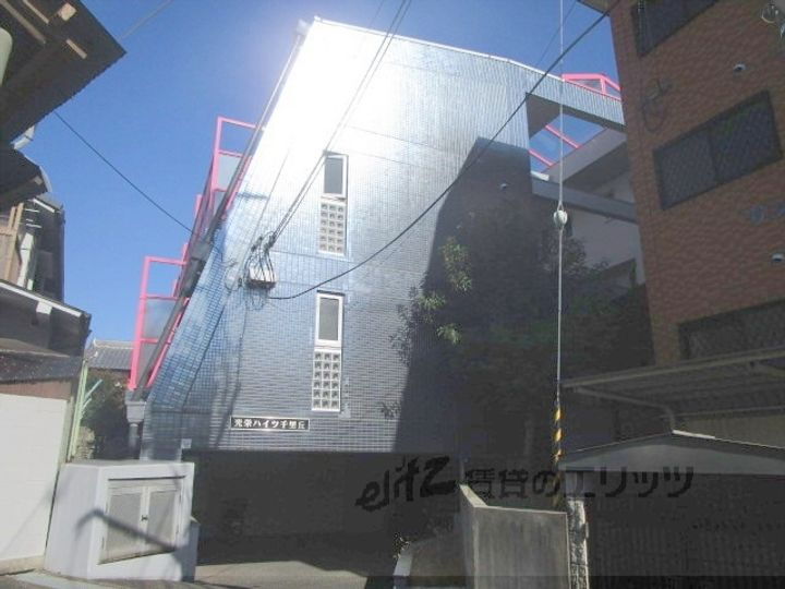 光栄ハイツ千里丘 4階建