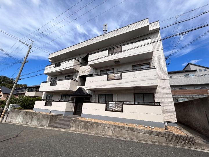 ルミエール 3階建
