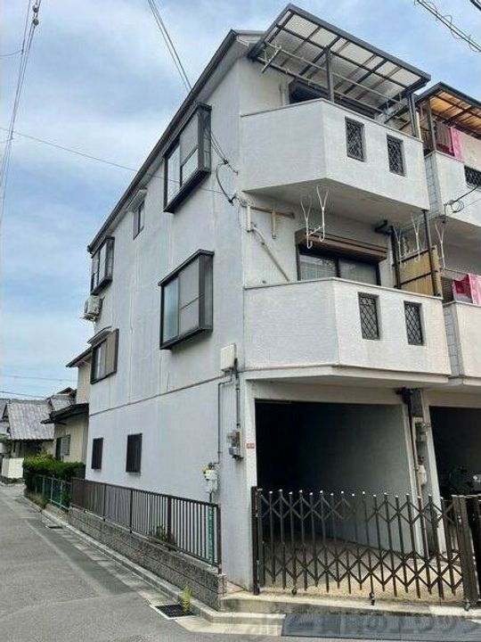 高槻市栄町戸建 3階建
