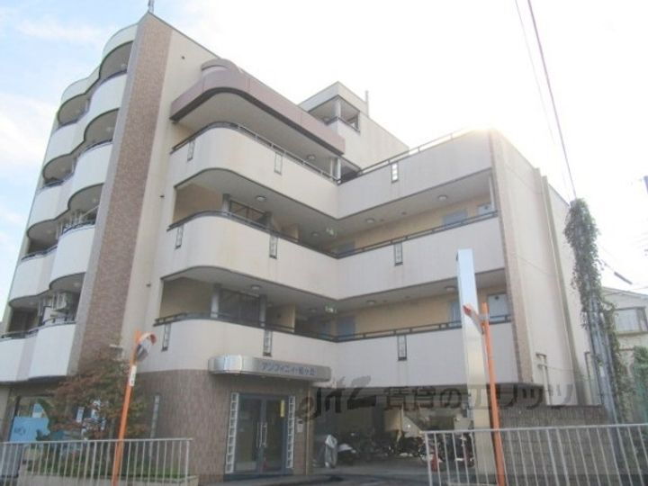 アンフィニィ松ヶ丘 5階建