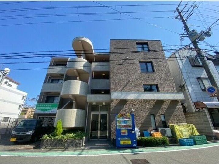 コート千里山西ＩＩＩ 4階建