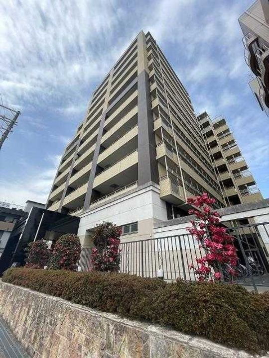 グランスイート茨木 11階建