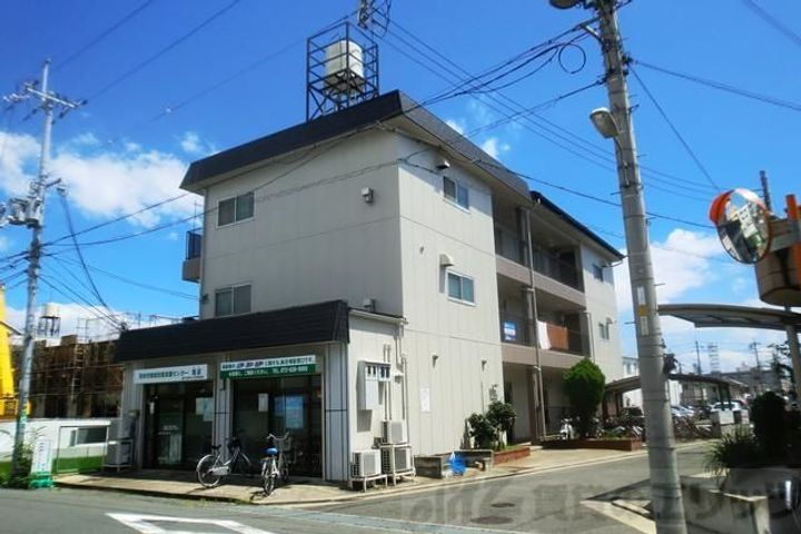 シャトーかわもと 3階建