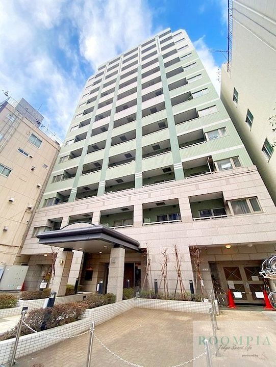 カスタリア新宿御苑 15階建