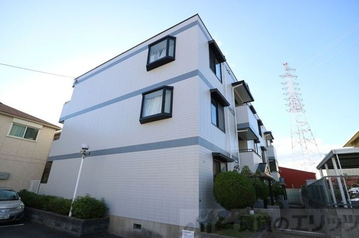 髙井マンション 3階建