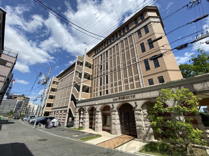 Ｌｕｘｅ新大阪ＳＯＵＴＨ 6階建