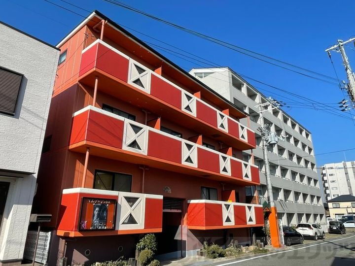 カサ・デ・グラナダ 4階建