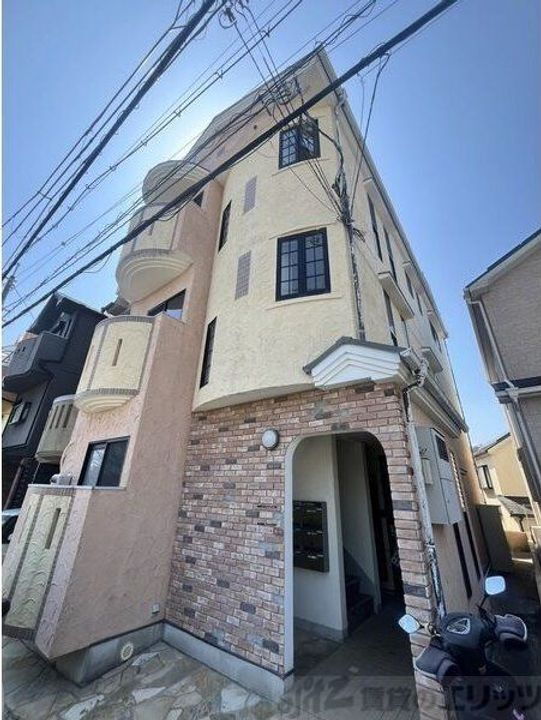 大阪府高槻市奈佐原４丁目５－１１ 賃貸アパート