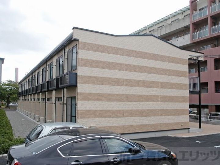 レオパレスノーサイド平田 2階建