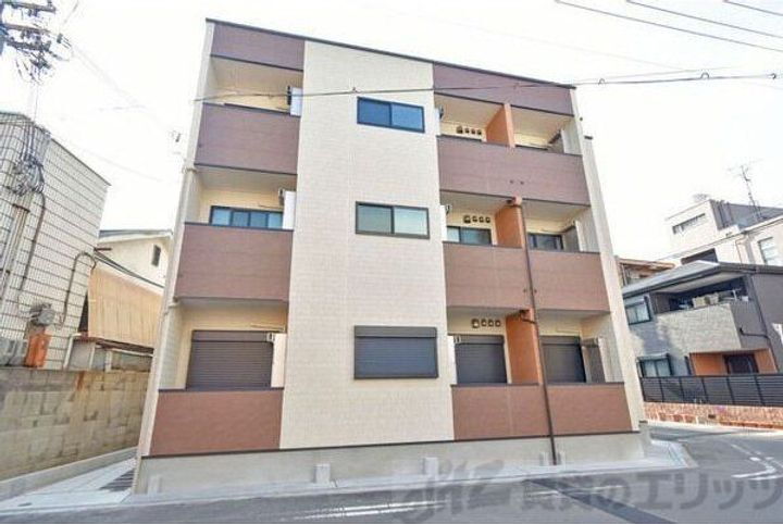 クラウドパレス上新庄 3階建