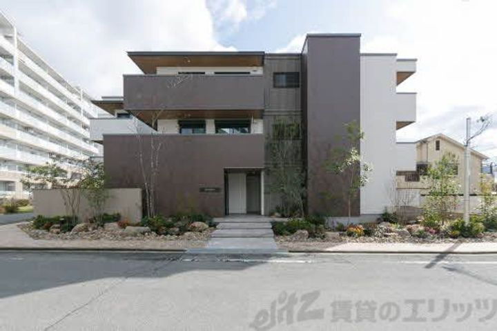 グランプルミエール 3階建