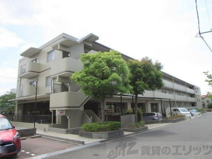 クオレグランデ 3階建