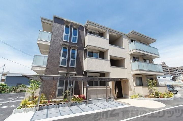 Ｃｌａｒｔｅ　ＥＳＡＫＡ 3階建
