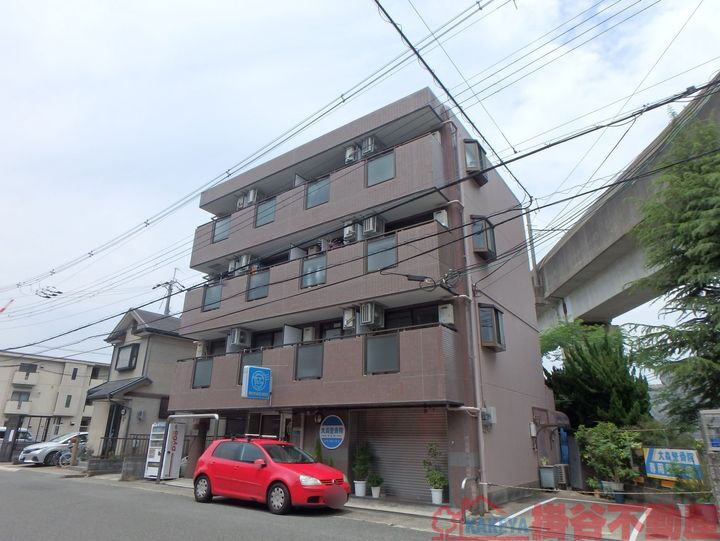 オマージュ南茨木 4階建