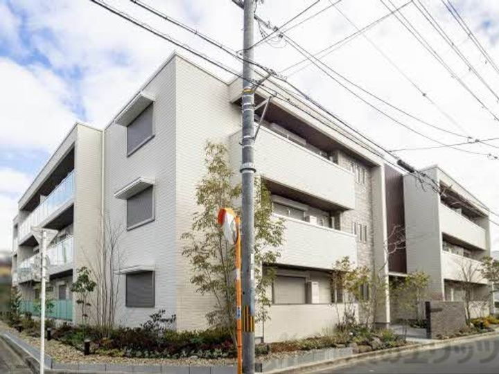 Ｍａｉｓｏｎ　ｄｅ　Ｐｅｒｌｅ 3階建