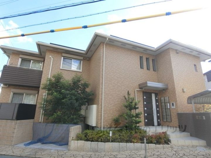 カーサ　デル　ソーレ 2階建
