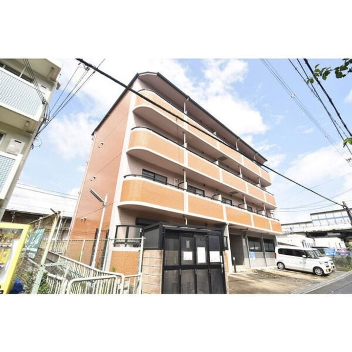 ローレル関大前