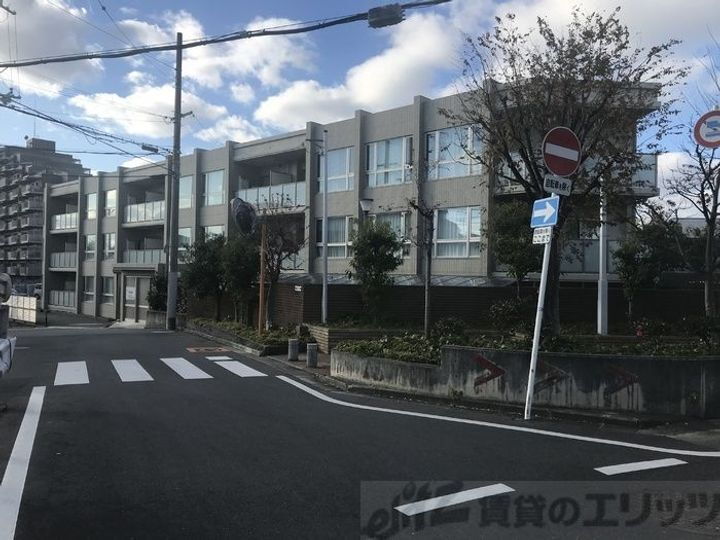 Ｙ’ｓＣｏｕｒｔ千里山