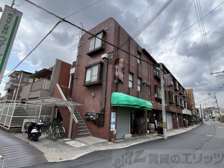 サニーハイツ吉川 3階建