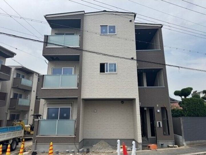 Ｔｍａｉｓｏｎ吹田 3階建