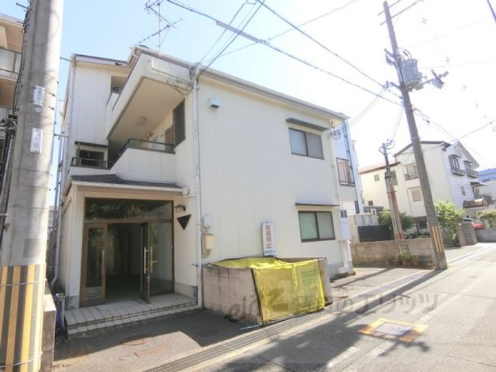 ラ・シャンブル 3階建
