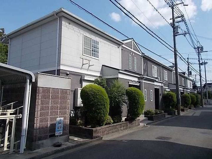 シェ・モア 2階建