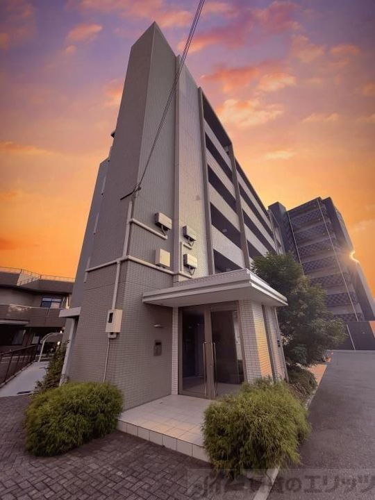 パルクレール 6階建