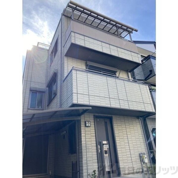 沢良宜西２丁目戸建て 3階建