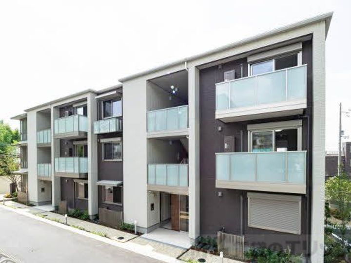 ヴィラソレーユ古曽部町ＡＢ 3階建
