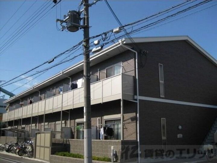 アンプルール　クラージュ　ウエストヒルズ