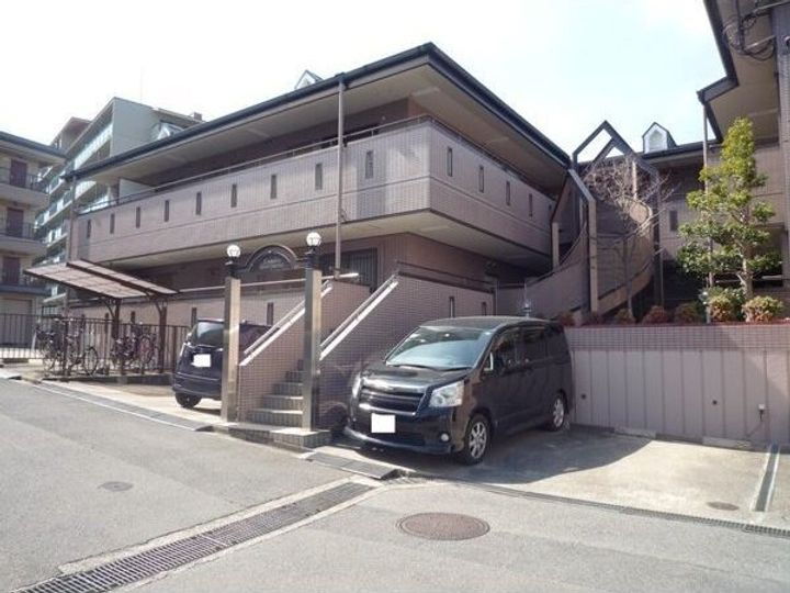 ルミエール千里山 2階建