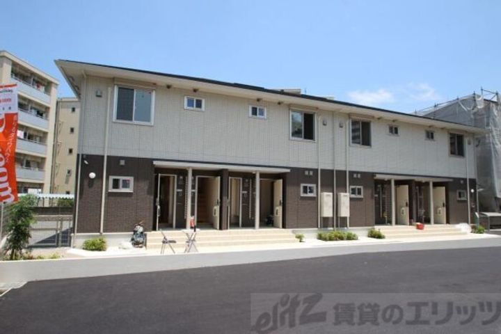 シャルマン井高野 2階建