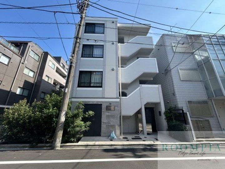 エルファーロ中野新井薬師 4階建