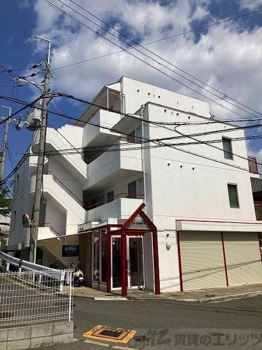 ラ・カーサ・エフ 4階建