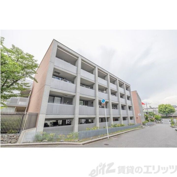 レジデンス桃山台 4階建