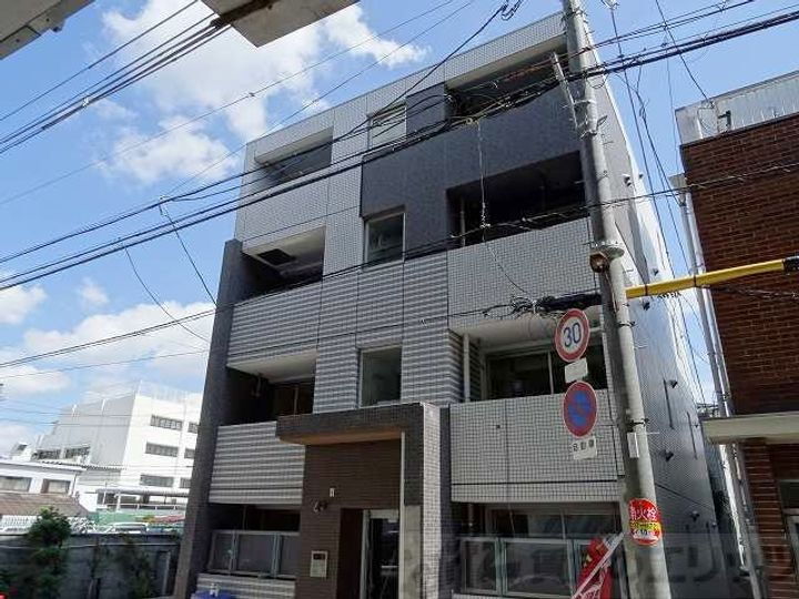 ルル　オブ　アワジプログレッソ 4階建