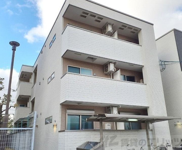 フジパレス豊新Ⅲ番館 3階建