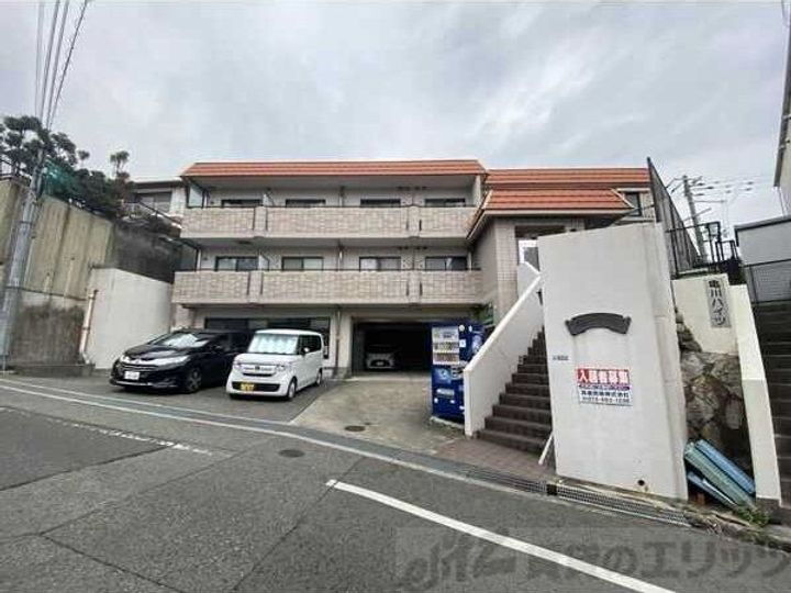 ベルビューレ千里山参番館 3階建