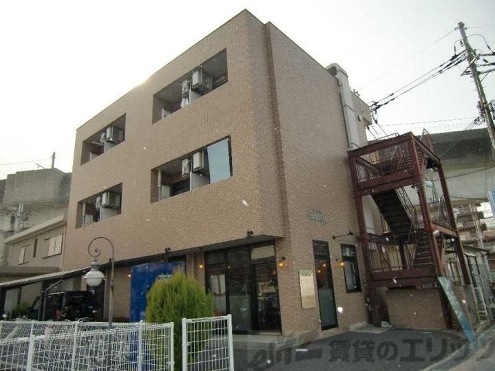 フジイマンション 3階建