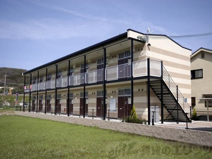 レオパレスビエント 2階建