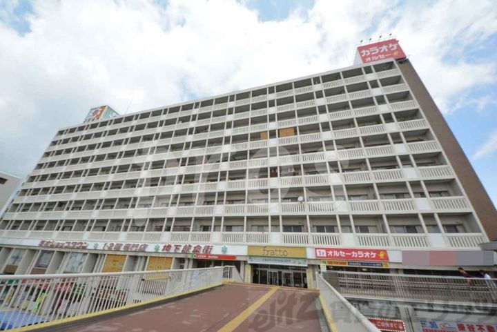 メゾン茨木 10階建
