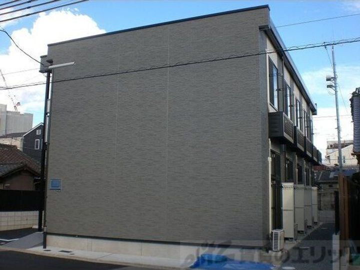 レオパレスＫハウス 2階建