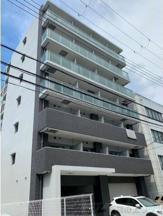 ライブガーデン江坂Ⅷ 7階建
