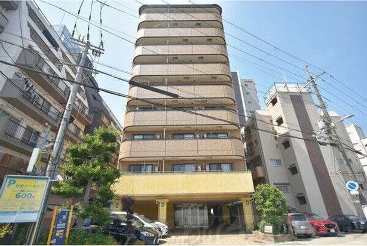 第５アローズ新大阪 9階建