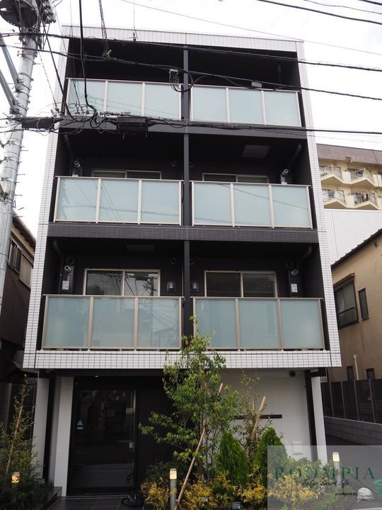 クレイシア新宿ノース 4階建