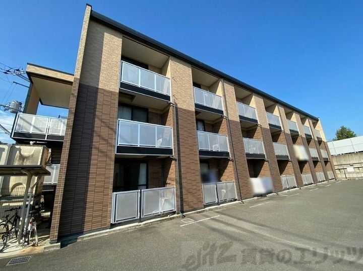 レオパレス天上野Ⅱ 3階建