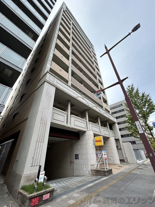 ニッケノーブルハイツ江坂 13階建