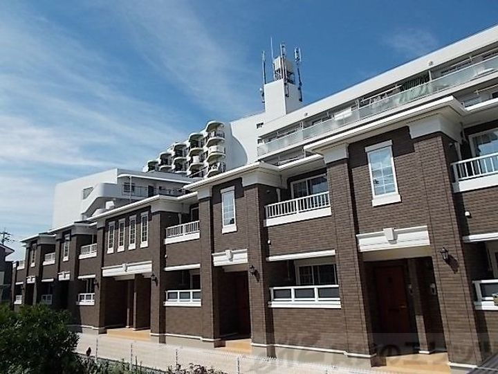 アラバスタ 2階建