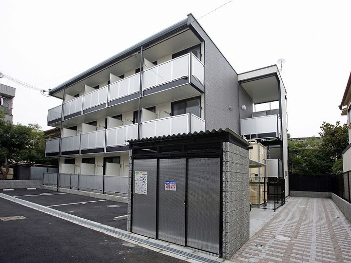 レオパレス吹田高浜 3階建